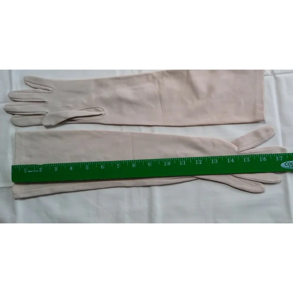 MCM Apprx Size 6 1/2 Vtg Gloves 17
